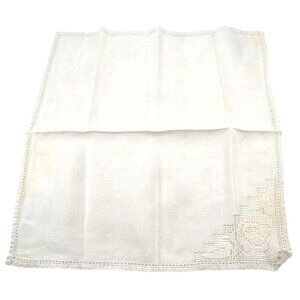 Vintage Irish Linen Napkin With Intricate Corner Lace Design 15" x 16" jj3800